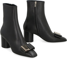 Load image into Gallery viewer, Leonia leather ankle boots