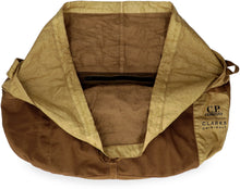 Carica l'immagine nel visualizzatore di Gallery, Clarks x C.P Company - Borsa messenger con logo