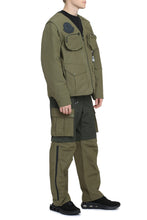 Carica l'immagine nel visualizzatore di Gallery, Moncler x Pharrell Williams - Giacca multitasche Malpe in cotone