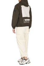 Carica l'immagine nel visualizzatore di Gallery, 5 Moncler Craig Green - Giacca a vento Cort con cappuccio