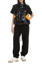 Carica l'immagine nel visualizzatore di Gallery, 2 Moncler Alicia Keys - Piumino smanicato Chelsea