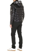 Carica l'immagine nel visualizzatore di Gallery, Moncler Born to Protect - Piumino full-zip Gombei con cappuccio
