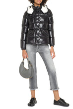 Load image into Gallery viewer, Flumet zip and snap button fastening down jacket