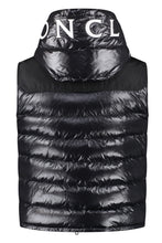 Carica l'immagine nel visualizzatore di Gallery, Moncler Born to Protect - Piumino smanicato Genichi