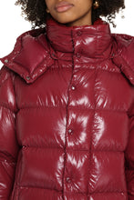 Carica l'immagine nel visualizzatore di Gallery, MONCLER MAYA 70 JACKET - Piumino corto con cappuccio