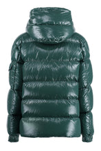 Carica l'immagine nel visualizzatore di Gallery, MONCLER MAYA 70 JACKET - Piumino corto con cappuccio