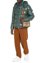 Carica l'immagine nel visualizzatore di Gallery, MONCLER MAYA 70 JACKET - Piumino corto con cappuccio