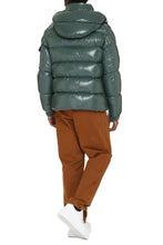 Carica l'immagine nel visualizzatore di Gallery, MONCLER MAYA 70 JACKET - Piumino corto con cappuccio