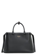 Carica l'immagine nel visualizzatore di Gallery, Borsa Prada Buckle in pelle