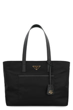 Carica l'immagine nel visualizzatore di Gallery, Borsa shopping Prada Re-Edition 1978 medium in Re-Nylon