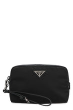 Carica l'immagine nel visualizzatore di Gallery, Clutch in Re-Nylon