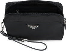 Carica l'immagine nel visualizzatore di Gallery, Clutch in Re-Nylon