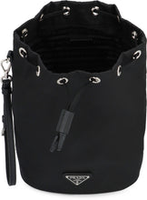 Carica l'immagine nel visualizzatore di Gallery, Pouch in Re-Nylon