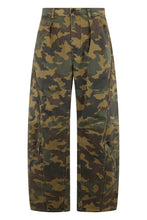 Carica l'immagine nel visualizzatore di Gallery, Pantaloni cargo camouflage