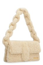 Carica l'immagine nel visualizzatore di Gallery, Borsa a spalla Le Bambidou in shearling