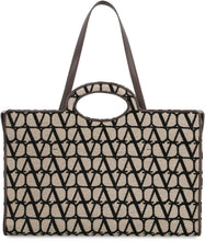 Carica l'immagine nel visualizzatore di Gallery, Valentino Garavani - Borsa shopping Le Troisième