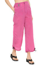Carica l'immagine nel visualizzatore di Gallery, Sustainability Project - Track-pants in nylon