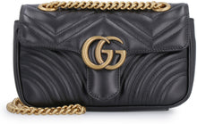 Carica l'immagine nel visualizzatore di Gallery, Mini-bag GG Marmont in pelle matelassé