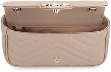 Carica l'immagine nel visualizzatore di Gallery, Mini borsa a tracolla GG Marmont in pelle