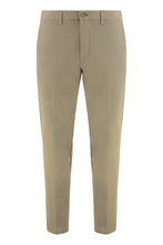Carica l'immagine nel visualizzatore di Gallery, Pantaloni regular fit in tessuto elasticizzato
