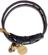 Carica l'immagine nel visualizzatore di Gallery, Bracciale in pelle con pendente logato e teschio