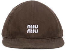 Carica l'immagine nel visualizzatore di Gallery, Cappello con visiera e logo ricamato