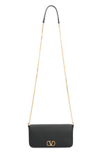 Carica l'immagine nel visualizzatore di Gallery, Valentino Garavani - Clutch VLogo Signature in pelle