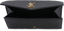 Carica l'immagine nel visualizzatore di Gallery, Clutch Monogram in pelle