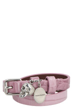Carica l'immagine nel visualizzatore di Gallery, Bracciale Skull in pelle con targhetta logata