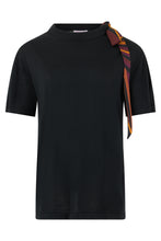 Carica l'immagine nel visualizzatore di Gallery, T-shirt in lana con nastro decorativo