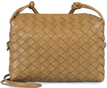 Carica l'immagine nel visualizzatore di Gallery, Camera bag Mini Loop in pelle
