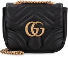 Carica l'immagine nel visualizzatore di Gallery, Mini borsa a spalla GG Marmont in pelle