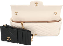 Carica l'immagine nel visualizzatore di Gallery, Mini borsa a tracolla GG Marmont in pelle
