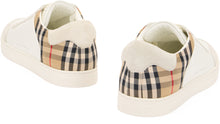 Carica l'immagine nel visualizzatore di Gallery, Sneakers bianco panna in pelle, pelle scamosciata e pattern a quadri