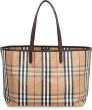 Carica l'immagine nel visualizzatore di Gallery, Tote bag Highlands media