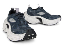 Load image into Gallery viewer, Sport shoes with a curved sole