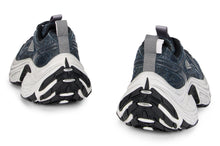 Load image into Gallery viewer, Sport shoes with a curved sole