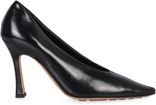 Carica l'immagine nel visualizzatore di Gallery, Décolleté Sofia in pelle