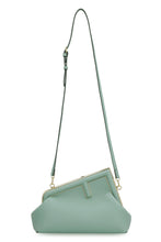 Carica l'immagine nel visualizzatore di Gallery, Clutch Fendi First in pelle