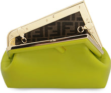 Carica l'immagine nel visualizzatore di Gallery, Clutch Fendi First in pelle
