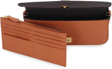 Carica l'immagine nel visualizzatore di Gallery, Wallet on chain Fendigraphy in pelle