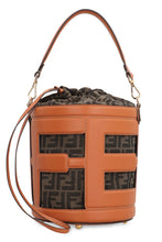 Carica l'immagine nel visualizzatore di Gallery, Borsa a secchiello Fendi Step Out in canvas