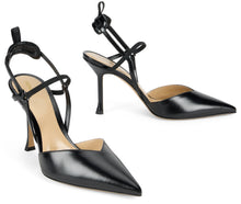 Load image into Gallery viewer, Dorsay shoe in leather