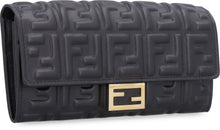 Carica l'immagine nel visualizzatore di Gallery, Wallet on chain Baguette in pelle