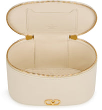 Carica l'immagine nel visualizzatore di Gallery, Borsa a spalla in pelle testurizzata Vanity Case