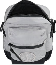 Carica l'immagine nel visualizzatore di Gallery, Laptop case in nylon con logo