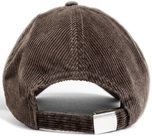 Carica l'immagine nel visualizzatore di Gallery, Cappellino da baseball in velluto a coste con logo ricamato