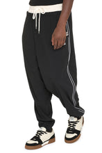 Carica l'immagine nel visualizzatore di Gallery, Track-pants in tessuto tecnico