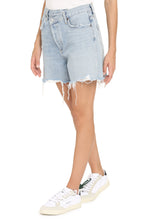 Carica l'immagine nel visualizzatore di Gallery, Shorts Criss Cross in denim
