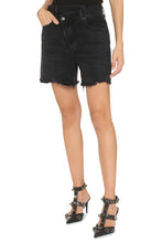 Carica l'immagine nel visualizzatore di Gallery, Shorts Criss Cross in denim